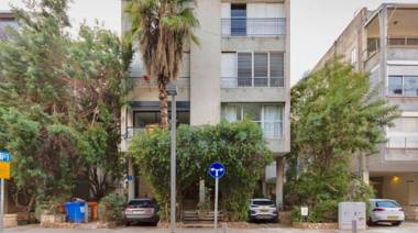 Ideal 2BR in Byron 7 by HolyGuest