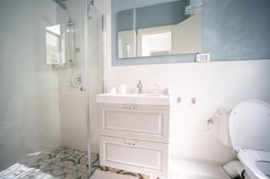 YalaRent Boutique apartments in Jaffa's flea market - Families only