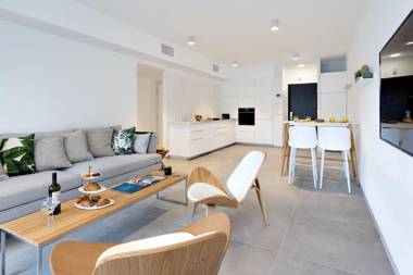 Delightful 2BR on Rothschild/Allenby by HolyGuest