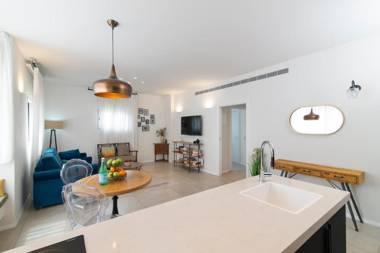 Rabin Square by TLV2RENT