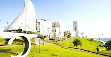 1351 דירת סטודיו עם מרפסת מול הים