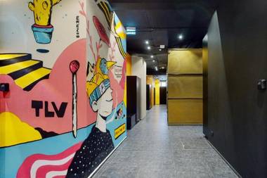 ColorBox - an Autonomous Hotel by Loginn