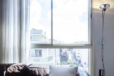 Design 2 Bdr Duplex Penthouse Rothschild #TL54