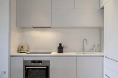 Design 2 Bdr Duplex Penthouse Rothschild #TL54