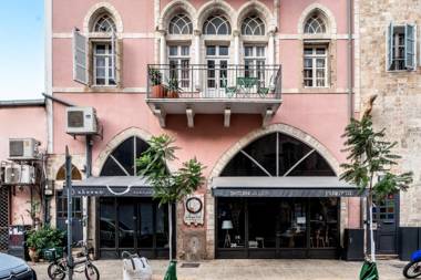 Pink & Blondie - an Autonomous ApartHotel by Loginn