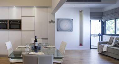 Serene 2BR in Dizengoff Square by HolyGuest