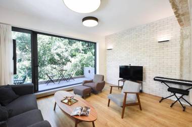 Industrial Chic 2BR in Dizengoff 35 by HolyGuest