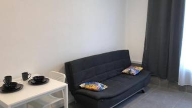 Isramax low-cost apartment near the sea.