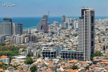 Chic 1BR in White City by HolyGuest