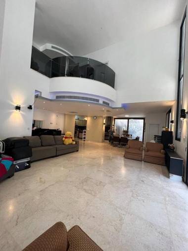 Grace Holon Guesthouse