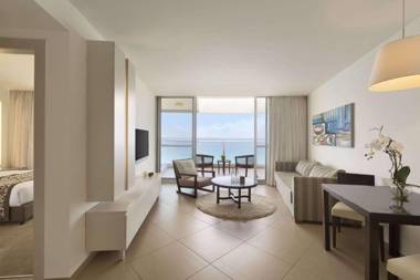 Ramada Hotel & Suites by Wyndham Netanya