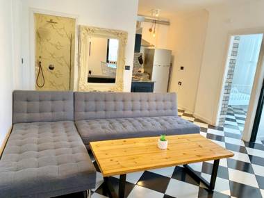 Shantell Luxury Apartment