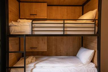 Mantur Metula by Selina