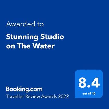 Stunning Studio on The Water