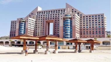 Stunning Studio on The Water