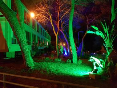 Carmel Mountain Motel