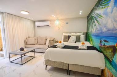 Boutique and garden apartments in Hawaii complex by YalaRent - Families only