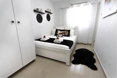 YalaRent SeaView 3BR APT - Families only