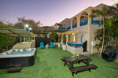 Club In Eilat Resort - Executive Deluxe Villa With Jacuzzi Terrace & Parking