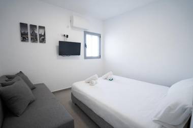 Yam Suf By Sun and View