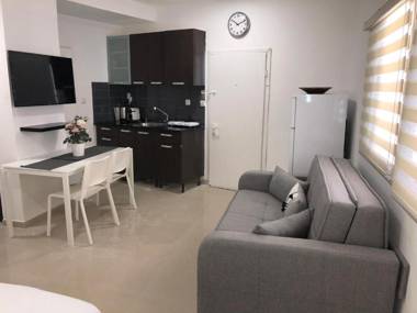Nice Suite for 2 pers with garden swimming pool 300 meters from the beach