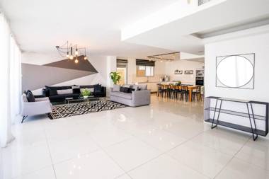 YalaRent mountainside luxury properties - Families only