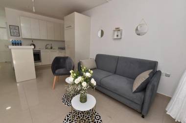 רויאל 72 - ROYAL 72 by CROWN