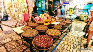 Four Hearts - Acre's Sea Side Suite