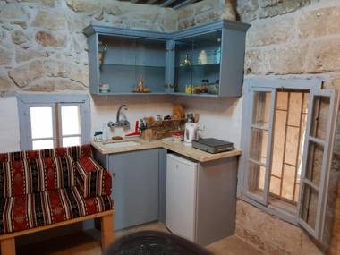 Nzar Khoury for Hosting