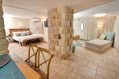 The Mansion At Had Nes Accommodation Units