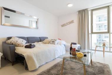 Luxury One-Bedroom Apartment/parking in city center