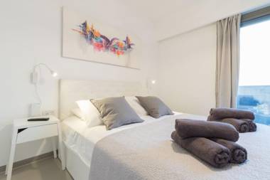 Luxury Two-Bedroom Apartment With Terrace Over Old City View