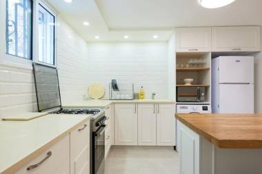 A private luxurious villa in the German Colony!