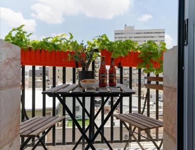 Trendy Balcony ApartmentBen Yehuda St Jerusalem!