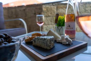 Art Apartment In Mamila - King David Residence