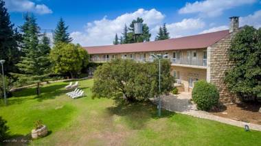 Mantur Jerusalem Mountains by Selina