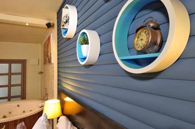 SOL Suite In The Village