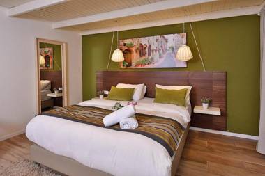 SOL Suite In The Village