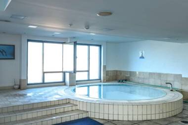 Deluxe 2 Bedroom Apartment in Herzylia by Sea N' Rent