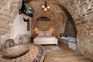 Heart Mansion Rashbi compound