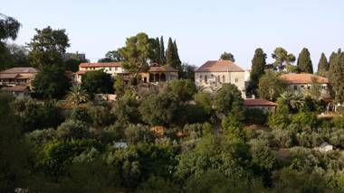 Home in Old Roshpina