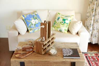 B&B - Racheli Bar-Lev