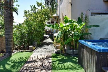 Lovers Lodge in Had Nes