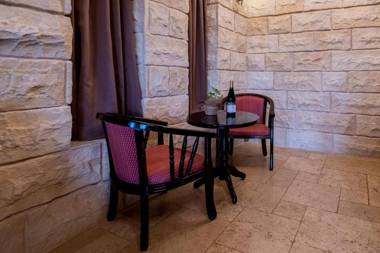 Gilad Cabins