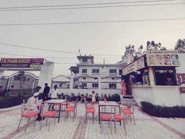 POP 88719 J B Farm House