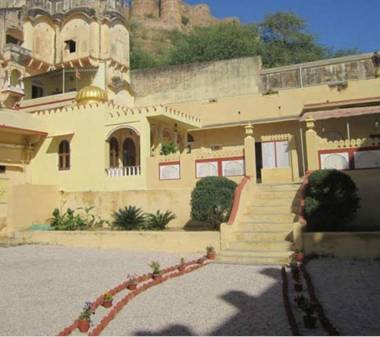 OYO 86859 Hotel Danta Killa Heritage Resort