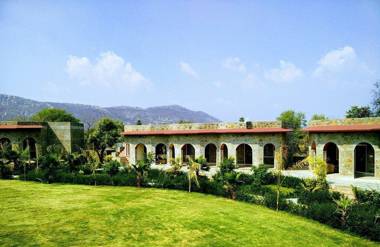 Van Chhavi Resort