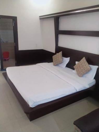 Hotel Natraj & Restaurant By WB Inn