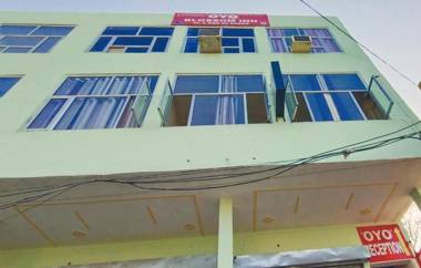 OYO 87047 Blossom Inn