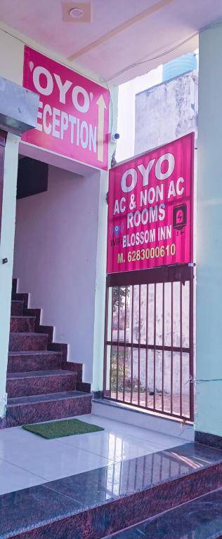 OYO 87047 Blossom Inn